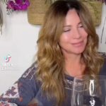 Sílvia Rizzo Instagram - À vossa, a 2024! 💫 O resto escrevo depois! 🍷😘