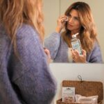 Sílvia Rizzo Instagram - Para poder falar sobre a Diadermine, optei por usar a marca algum tempo. Sinto a pele mais brilhante, porque está mais hidratada, os ingredientes ativos naturais tornam estes cremes mais eficazes! Fica a dica: Beber água e usar um bom creme hidratante. Cremes não fazem milagres, mas ajudam a manter uma boa pele! 😊 A diadermine é uma marca que conheço desde sempre e que está empenhada na sustentabilidade. Sou fiel aos clássicos por isso uso Diadermine, uma marca fiel desde 1904. #Diadermine #DiaderminePortugal #CuidadosDePele #Skincare #pub