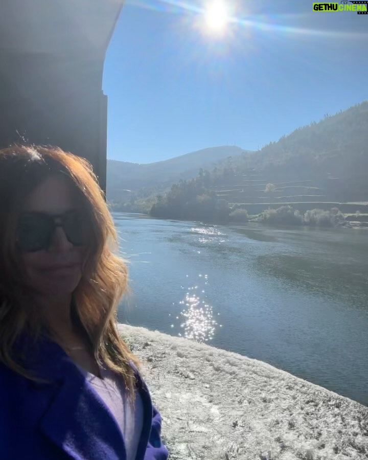 Sílvia Rizzo Instagram - Tantos anos depois voltei ao Douro para um passeio imperdível! . @douroazul #30anosdouroazul 🤩 . Boa semana!