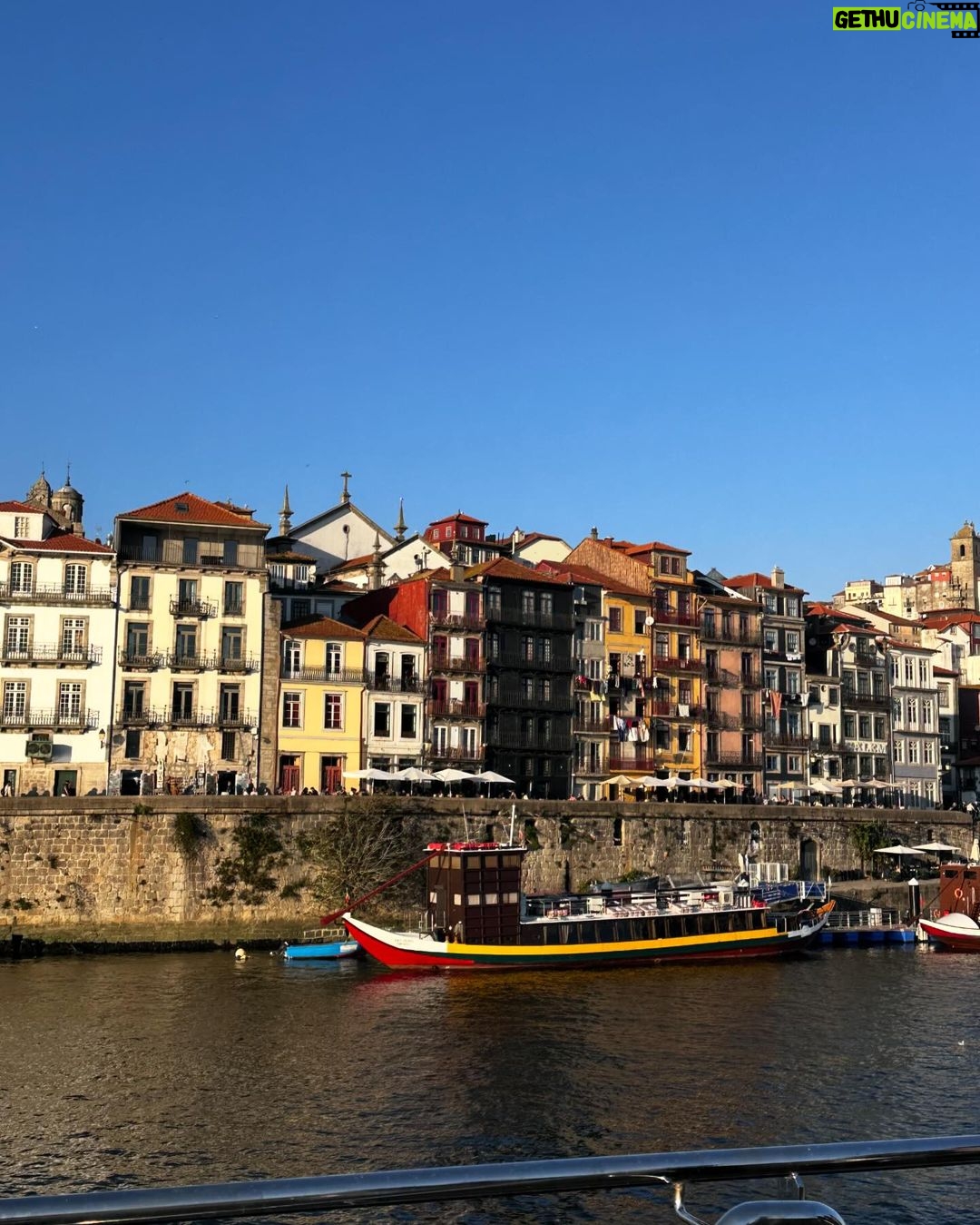 Sílvia Rizzo Instagram - Tantos anos depois voltei ao Douro para um passeio imperdível! . @douroazul #30anosdouroazul 🤩 . Boa semana!