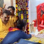 Saayoni Ghosh Instagram - त्वमेव माता च पिता त्वमेव। त्वमेव बन्धुश्च सखा त्वमेव। त्वमेव विद्या द्रविणम् त्वमेव। त्वमेव सर्वम् मम देव देव। 🙏🏻 Offering our humble prayers at Posta Ganesh Mandir today with North Kolkata TMYC state committee members & district youth leadership.