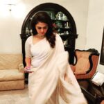 Saayoni Ghosh Instagram - Der tak raushnī rahī kal raat, Maiñ ne odhī thī chāñdnī kal raat..!