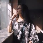 Saayoni Ghosh Instagram - This monochrome @shubhadesignstudio Maharani Gayatri Devi saree made with sustainable organic material is a tribute to the dynamic Indian princess,legendary Maharani, & style icon, Gayatri Devi. Known for her elegance, & charm, holding progressive views, she played an active role in Indian politics too. Advocating for girl child ‘s education and women’s rights, the Maharani continues to be remembered as an iconic figure in Indian history. What a beauty!! 💕 Brand @ShubhaDesignStudio @shubha.mitra @mullickpunam Styling #MeeraGoswami Make up @patralikadasdas Hair styling @i_am_soma13 Videography @diptobrata_bhattacharjee