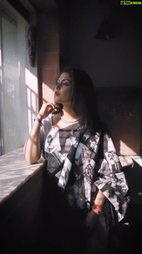 Saayoni Ghosh Instagram - This monochrome @shubhadesignstudio Maharani Gayatri Devi saree made with sustainable organic material is a tribute to the dynamic Indian princess,legendary Maharani, & style icon, Gayatri Devi. Known for her elegance, & charm, holding progressive views, she played an active role in Indian politics too. Advocating for girl child ‘s education and women’s rights, the Maharani continues to be remembered as an iconic figure in Indian history. What a beauty!! 💕 Brand @ShubhaDesignStudio @shubha.mitra @mullickpunam Styling #MeeraGoswami Make up @patralikadasdas Hair styling @i_am_soma13 Videography @diptobrata_bhattacharjee