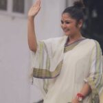 Saayoni Ghosh Instagram - আমার ঘর বান্ধিবি, পথ বান্ধিবি, কপাল বান্ধিবি কেমনে?