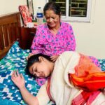 Saayoni Ghosh Instagram - আর কি কখনো কবে, এমন সন্ধ্যা হবে? জনমের মতো হায়, হয়ে গেল হারা…. ভাল থেকো মাগো!! ❤️❤️