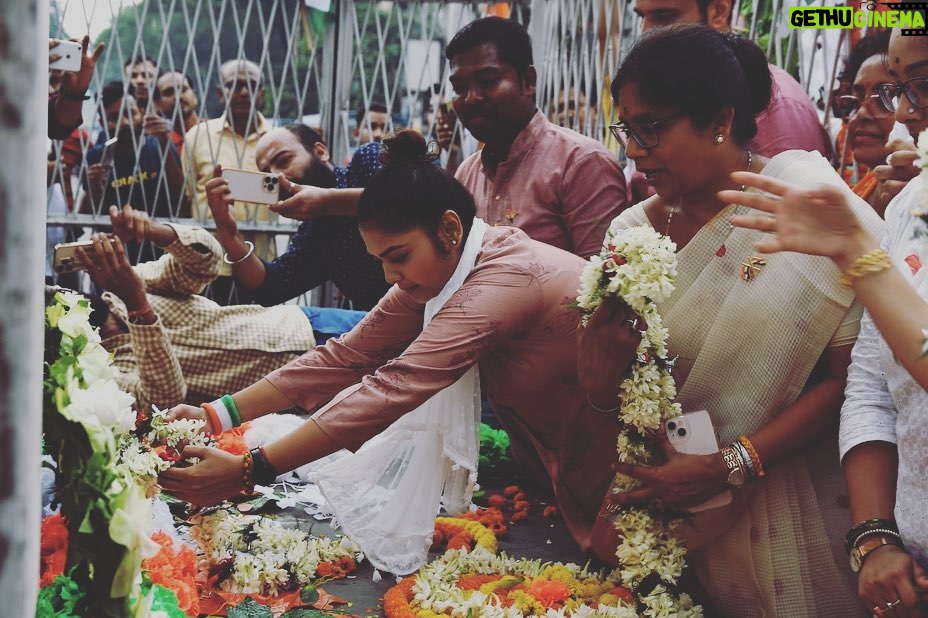 Saayoni Ghosh Instagram - Des mere, teri Shaan pe sadke❤️🇮🇳❤️ #IndependenceDay2023 with Pradesh Trinamool Youth Congress & North Kolkata district trinamool youth congress leadership in presence of Honourable Minister Smt. Shashi Panja & councillors.