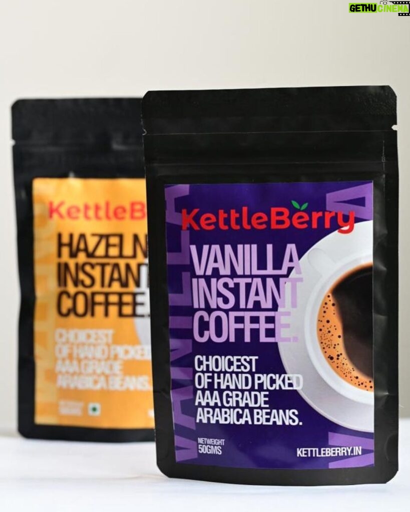 Saayoni Ghosh Instagram - It’s always a Good morning with @kettleberrycoffee ☕️ Brew your own cup of instant coffee made with choicest of handpicked AAA grade arabica beans. Available in Vanilla, hazelnut, caramel & classic flavours! @deepbatra @coffeebreakkettleberry