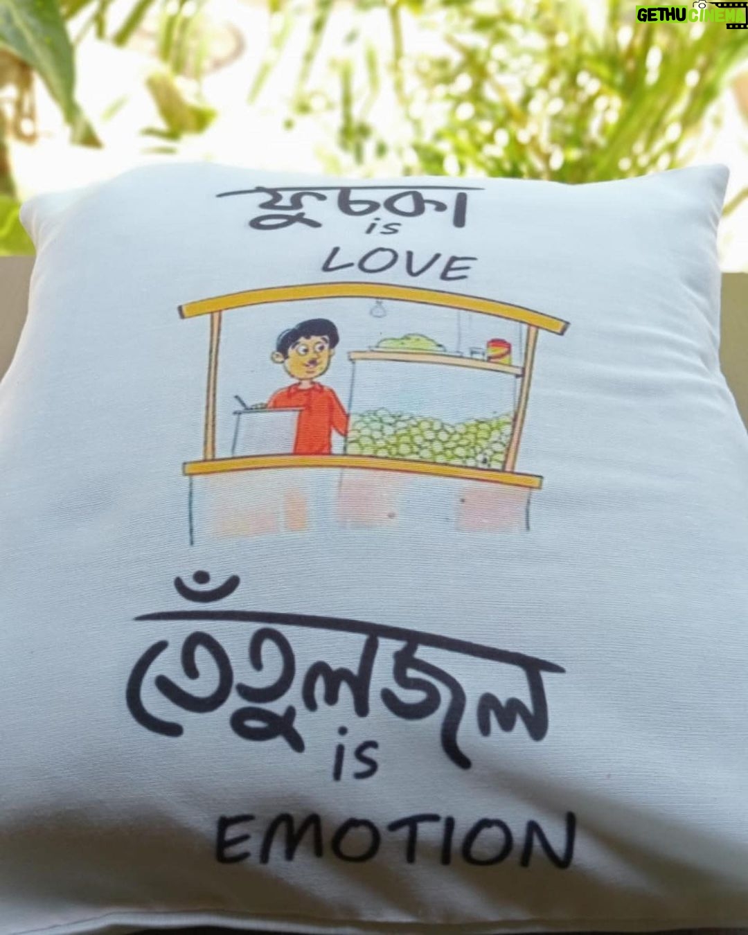 Saayoni Ghosh Instagram - Cool cushions by @shubhadesign . order your favourite classic Kolkata print..knock @shubha.mitra and @punammullick ✨