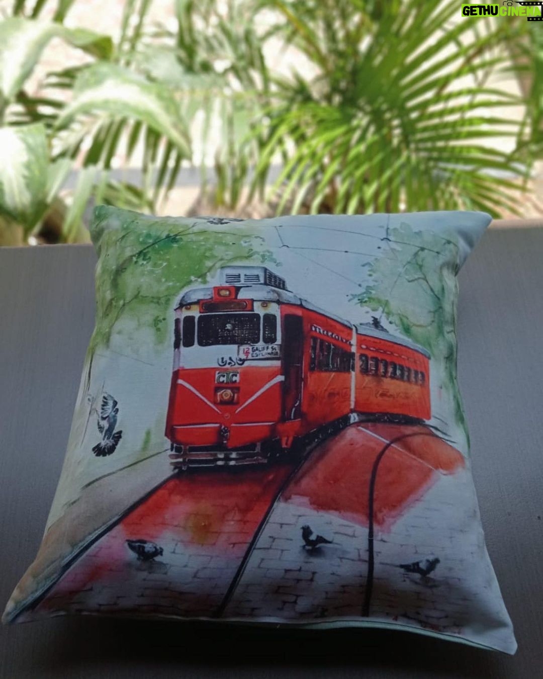Saayoni Ghosh Instagram - Cool cushions by @shubhadesign . order your favourite classic Kolkata print..knock @shubha.mitra and @punammullick ✨