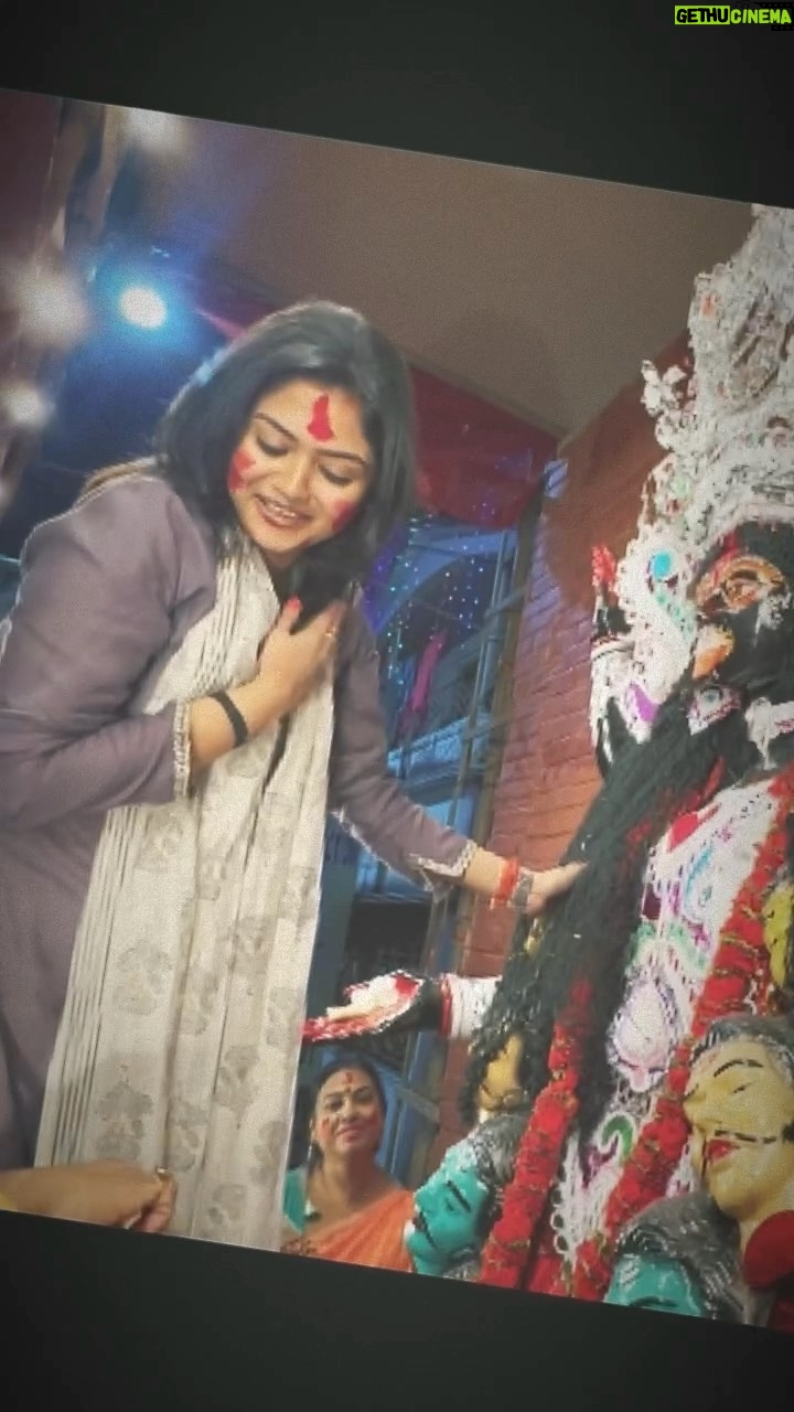 Saayoni Ghosh Instagram - At Pannalok shyama puja….#DebiBoron