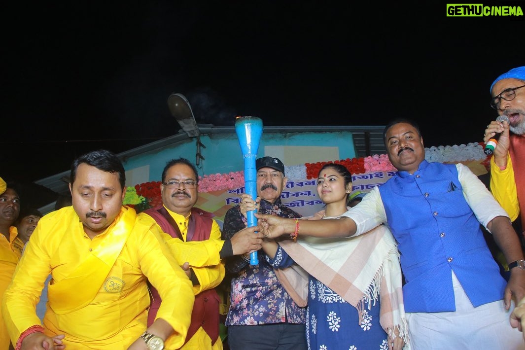 Saayoni Ghosh Instagram - On the auspicious occasion of Swami Vivekananda’s holy birth anniversary, a colourful procession was conducted by Howrah Sadar Trinamool Youth Congress from Pilkhana to Belur Math, in presence of honourable Mp, Mla’s and other district leaders.