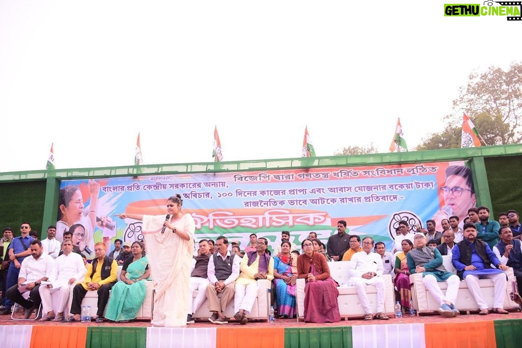 Saayoni Ghosh Instagram - ধন্যবাদ গড়বেতার মা,মাটি,মানুষ ও সংগঠনের সকল নেতৃত্ব এবং কর্মীবৃন্দ কে॥ চির কৃতজ্ঞ 🙏🏻 Garbeta,west midnapur
