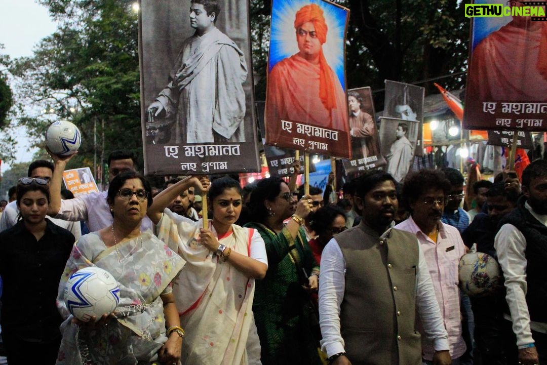 Saayoni Ghosh Instagram - Walking With North Kolkata Trinamool Youth Congress & Pradesh Trinamool Youth congress…for Swamiji!🙏🏻