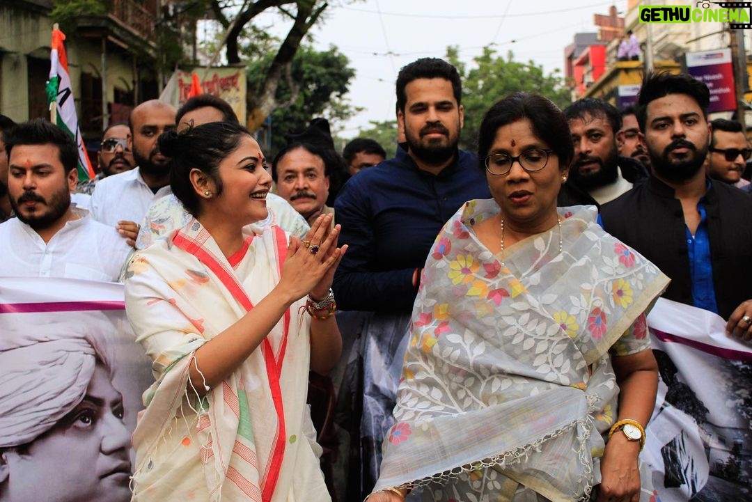 Saayoni Ghosh Instagram - Walking With North Kolkata Trinamool Youth Congress & Pradesh Trinamool Youth congress…for Swamiji!🙏🏻