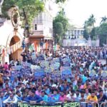 Saayoni Ghosh Instagram - "A leader takes people where they want to go. A great leader takes people where they don't necessarily want to go, but ought to be." #Day4dharna #ReleaseBengalsFunds #rajbhavanabhijaan