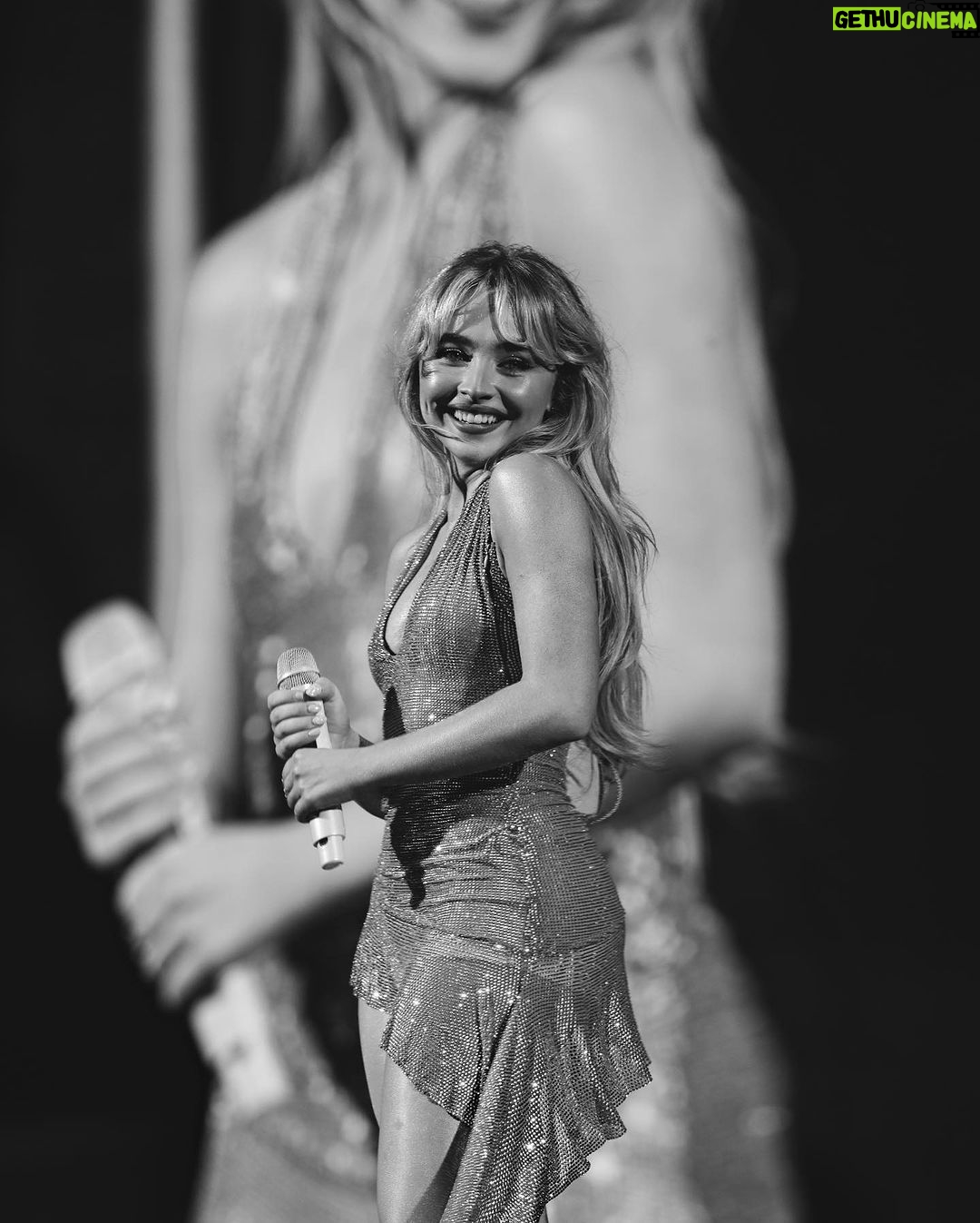 Sabrina Carpenter Instagram - brazil thank you for your love🇧🇷🇧🇷 i feel really grateful and i can’t wait to come back. i love you so much. ‘till next year eras tour <3 see you friday LA jingle balllllll