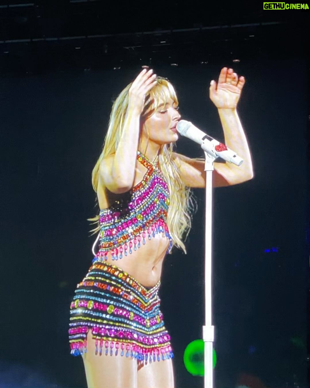 Sabrina Carpenter Instagram - SΓ£o Paulo nights 1&2 π§π· thank you for being so generous to us!!! see you tonight for the last eras show of this yeaaaar :β) π€ and thank you Taylor for playing safe and sound omfg wrecked me