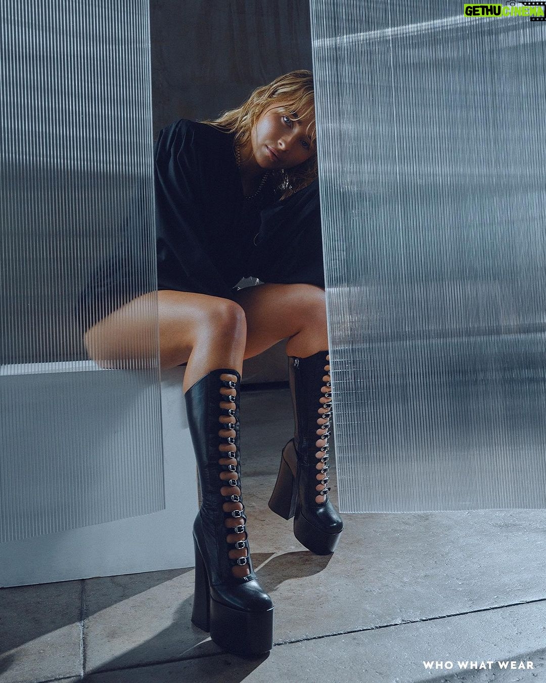 Sabrina Carpenter Instagram - @whowhatwear shot by the incredible @dennisleupold ♡