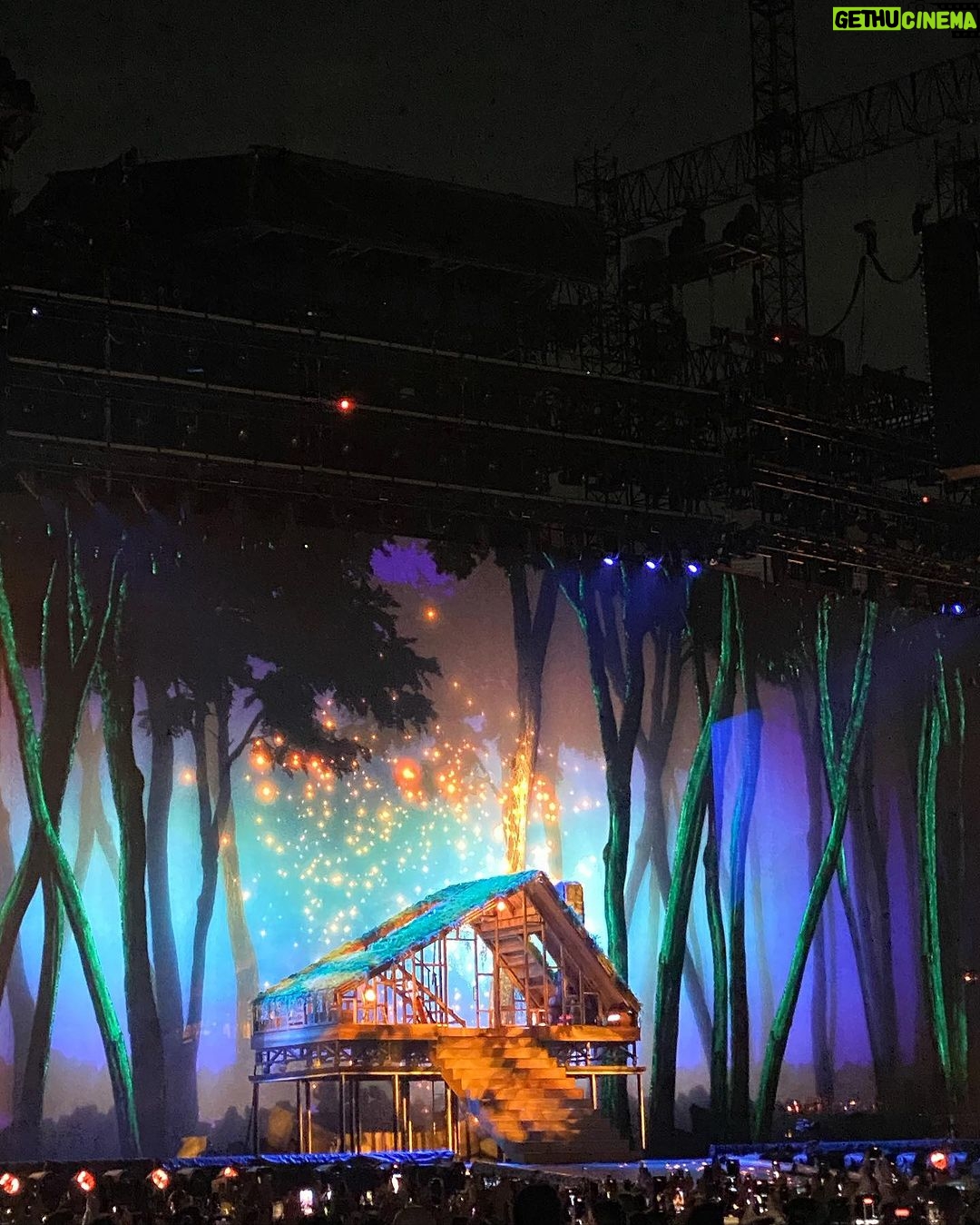 Sabrina Carpenter Instagram - Buenos Aires Eras tour you fully reprogrammed my eardrums. i can’t believe how magical those 3 nights were. everyone say thank you Taylor:’) see you very soon Rio 🇧🇷