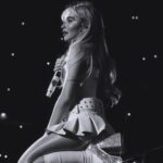 Sabrina Carpenter Instagram - Eras tour Buenos Aires🇦🇷🤍 night 1 crowd was everything and more. can’t wait to see you tonight for night 2!!!!