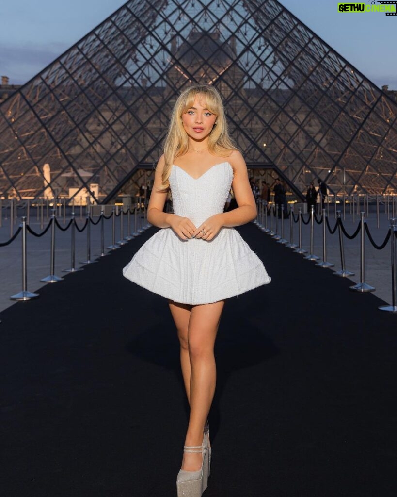 Sabrina Carpenter Instagram - dinner @ louvre thank you sweet @lancomeofficial :’)) The Louvre