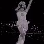Sabrina Carpenter Instagram - Eras Tour lol WOW Mexico City nights 123 you have been the most welcoming incredible crowds i can’t believe how lucky i am to play for u @taylorswift :’) love u to the moon and to saturn i will never forget this weekend ♡ ♡ See you tonight NIGHT 4