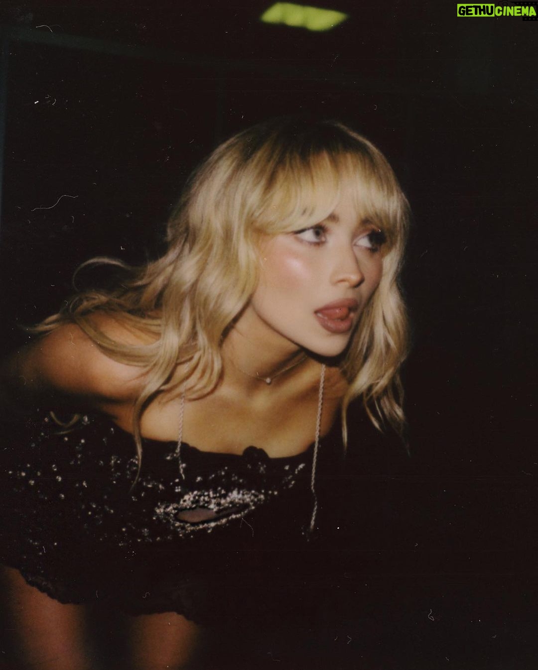 Sabrina Carpenter Instagram - Eras Tour lol WOW Mexico City nights 123 you have been the most welcoming incredible crowds i can’t believe how lucky i am to play for u @taylorswift :’) love u to the moon and to saturn i will never forget this weekend ♡ ♡ See you tonight NIGHT 4