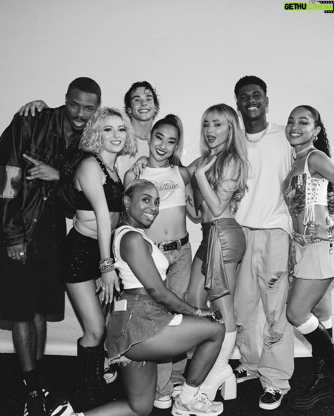 Sabrina Carpenter Instagram - sry i don’t date lollapaloozas