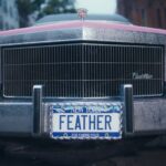 Sabrina Carpenter Instagram - TONIGHT! Feather video 12am est / 9pm pst no trick just treat happy halloweeeeeeen💖