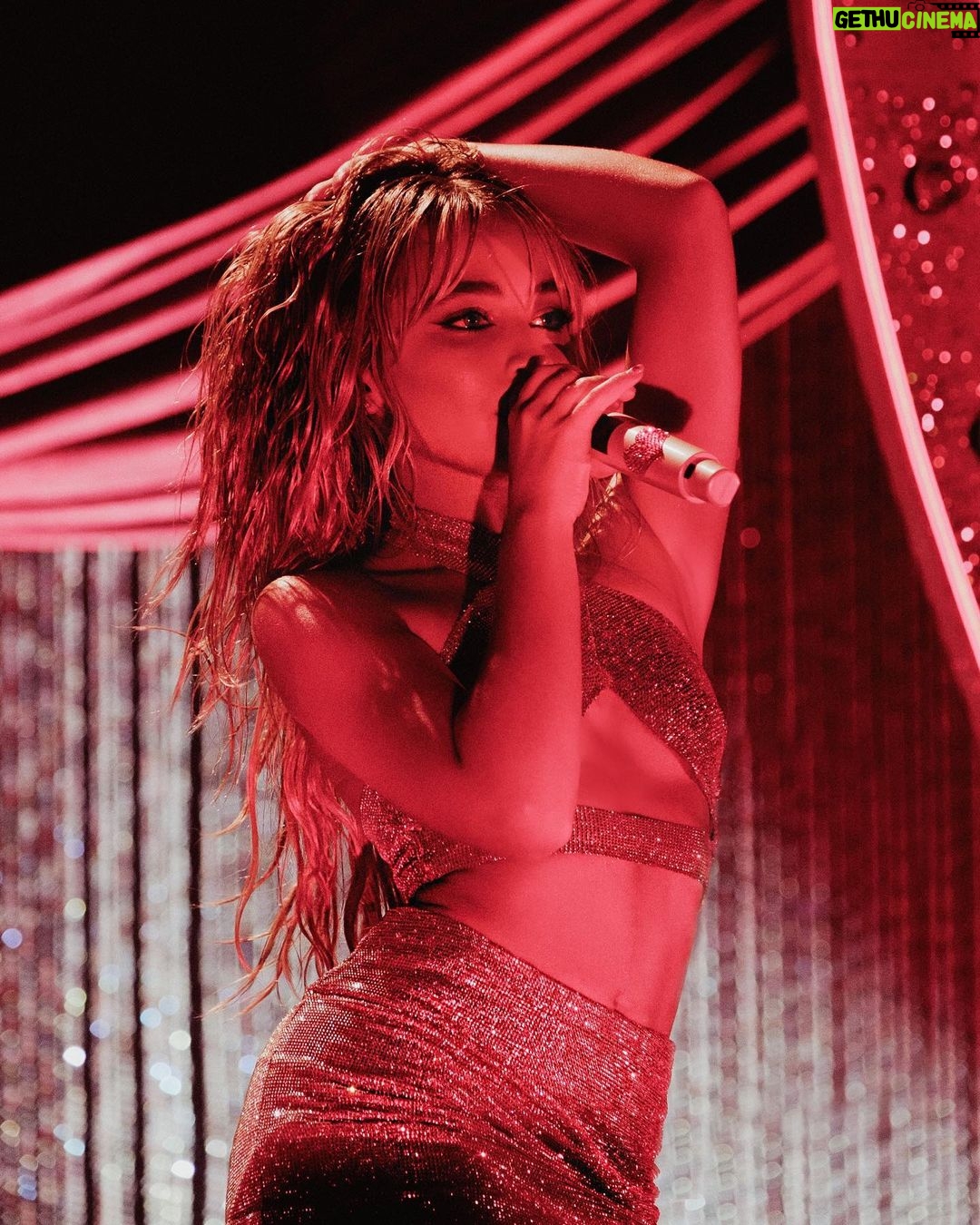 Sabrina Carpenter Instagram - NYC thank you for two sold out nights at T5 and the best bday party ever 💌 see you tonight phillyyyy