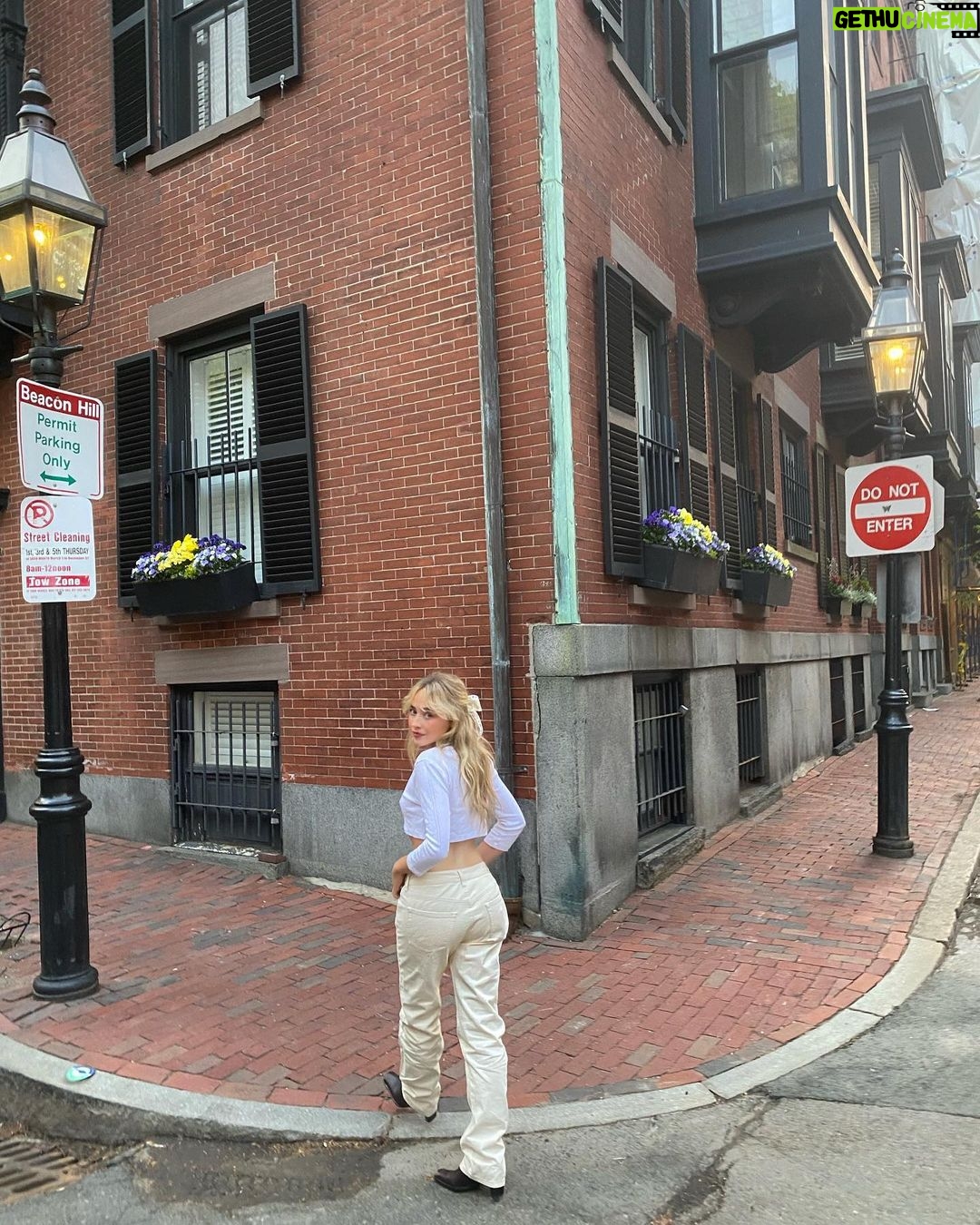 Sabrina Carpenter Instagram - last day of being 23 :’) see you tonight + tmrw NYC