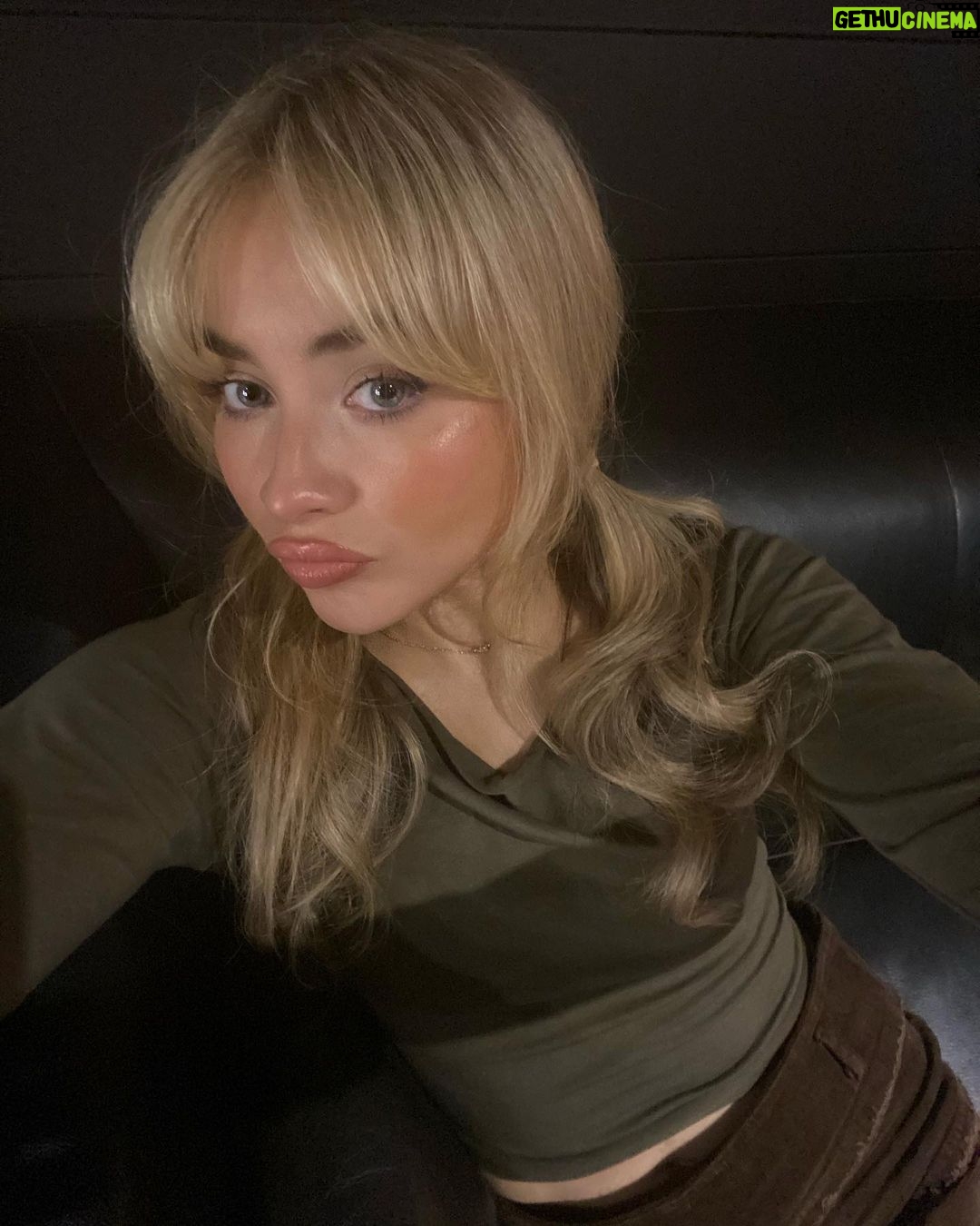 Sabrina Carpenter Instagram - I love karaoke