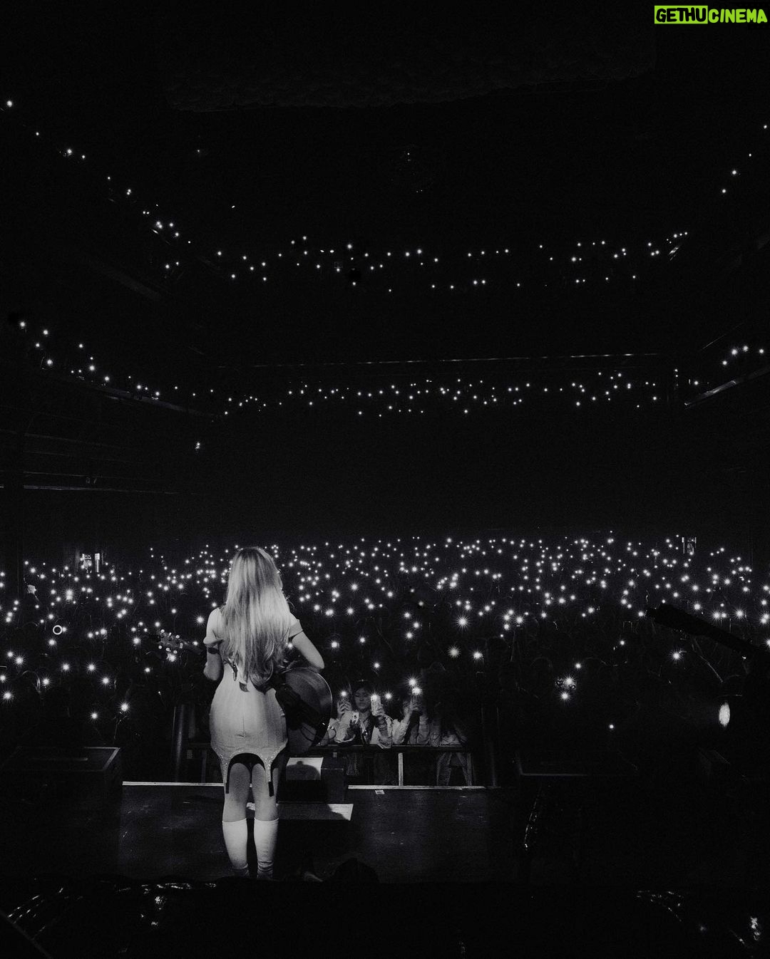 Sabrina Carpenter Instagram - NYC thank you for two sold out nights at T5 and the best bday party ever 💌 see you tonight phillyyyy