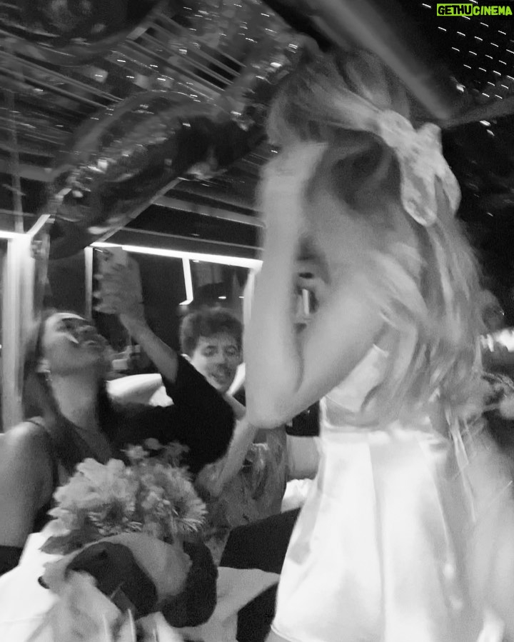 Sabrina Carpenter Instagram - NYC thank you for two sold out nights at T5 and the best bday party ever 💌 see you tonight phillyyyy