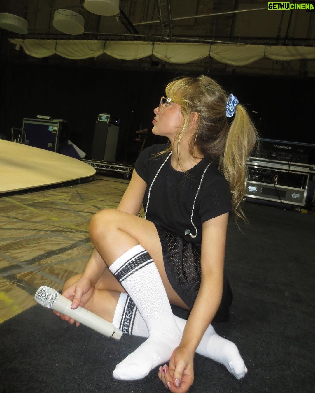 Sabrina Carpenter Instagram - guess what i am rehearsing for bro @vspink #pinkpartner