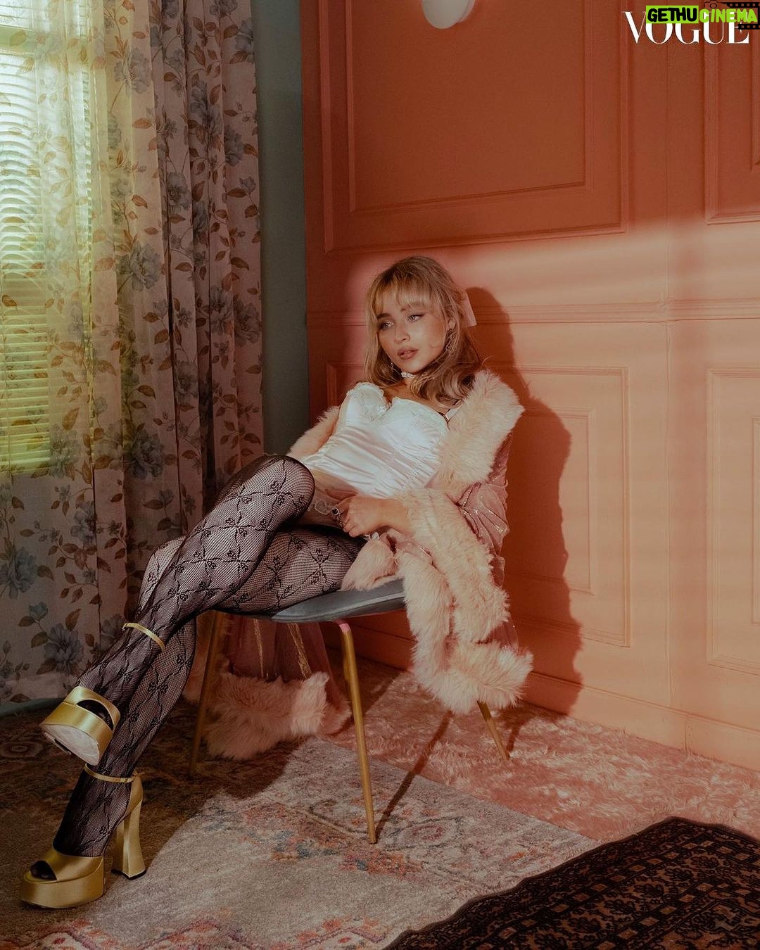 Sabrina Carpenter Instagram - @voguephilippines by @shairaluna 🤍