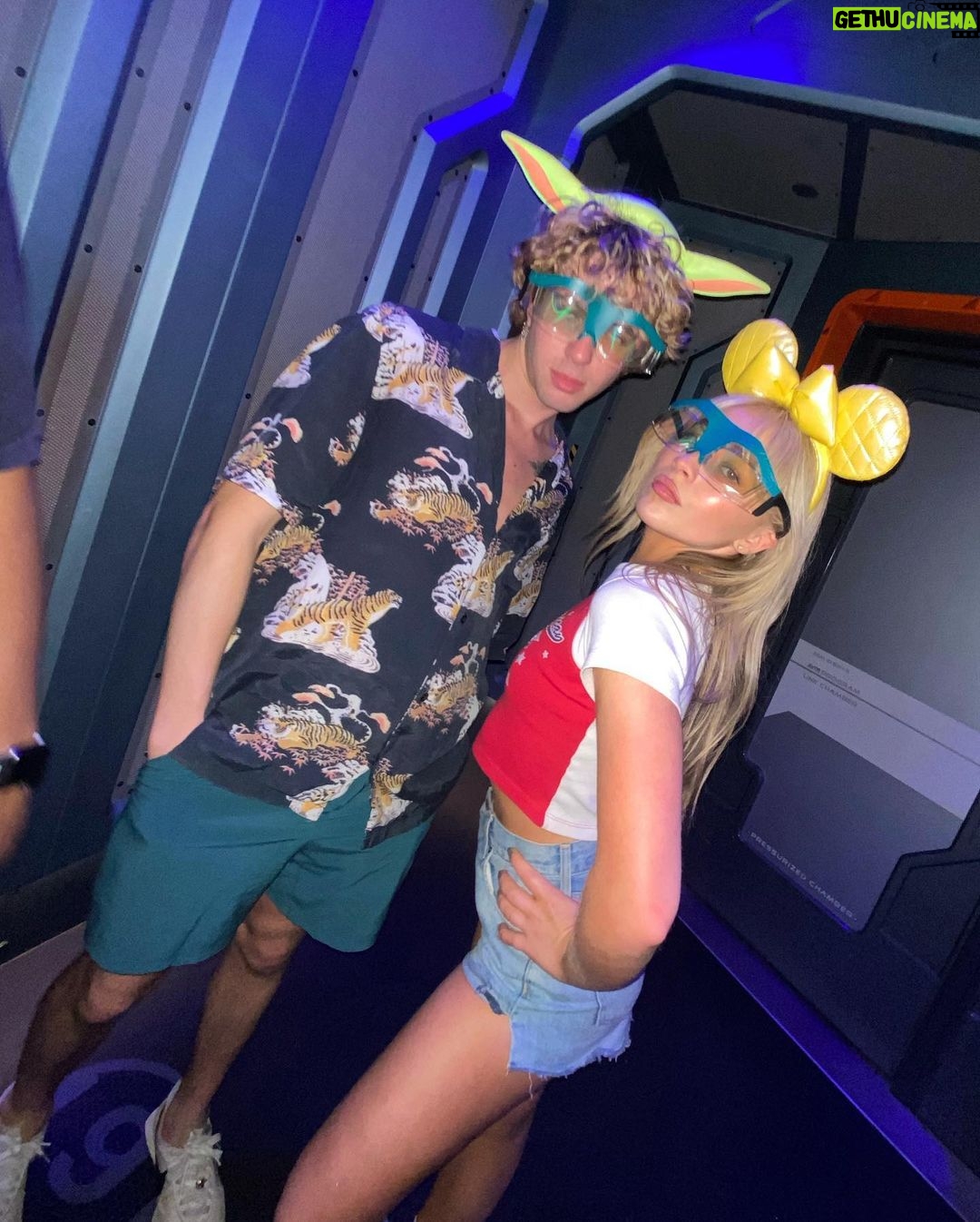 Sabrina Carpenter Instagram - a dream is a wish your heart makes when you’re fast asleep Walt Disney World
