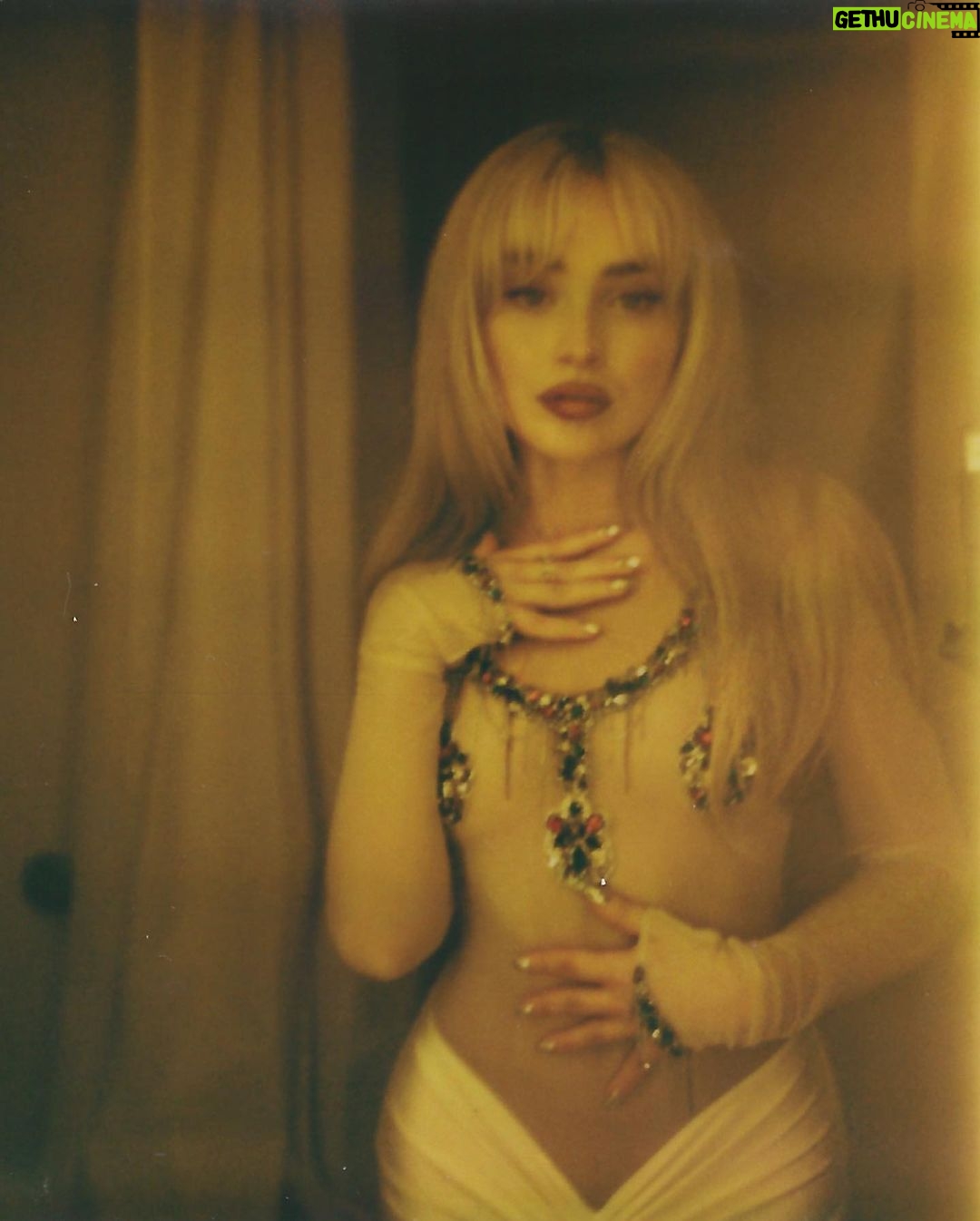 Sabrina Carpenter Instagram - honored to be in @pacorabanne for my first @vanityfair 🤍 @juliendossena