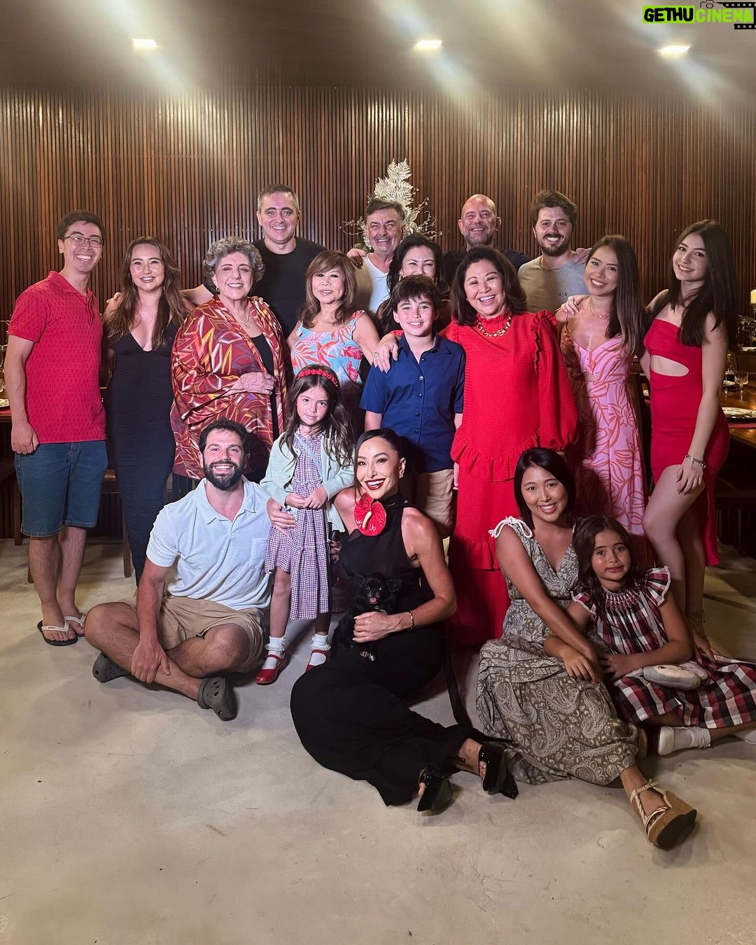 Sabrina Sato Instagram - Vamos celebrar o nascimento de Jesus. É tempo de alegria, amor e esperança, renovando o significado da fé. Muito agradecida por estes momentos tão especiais em família. Feliz Natal à todos. ♥️