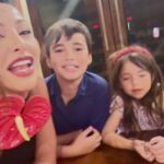 Sabrina Sato Instagram - Vamos celebrar o nascimento de Jesus. É tempo de alegria, amor e esperança, renovando o significado da fé. Muito agradecida por estes momentos tão especiais em família. Feliz Natal à todos. ♥️