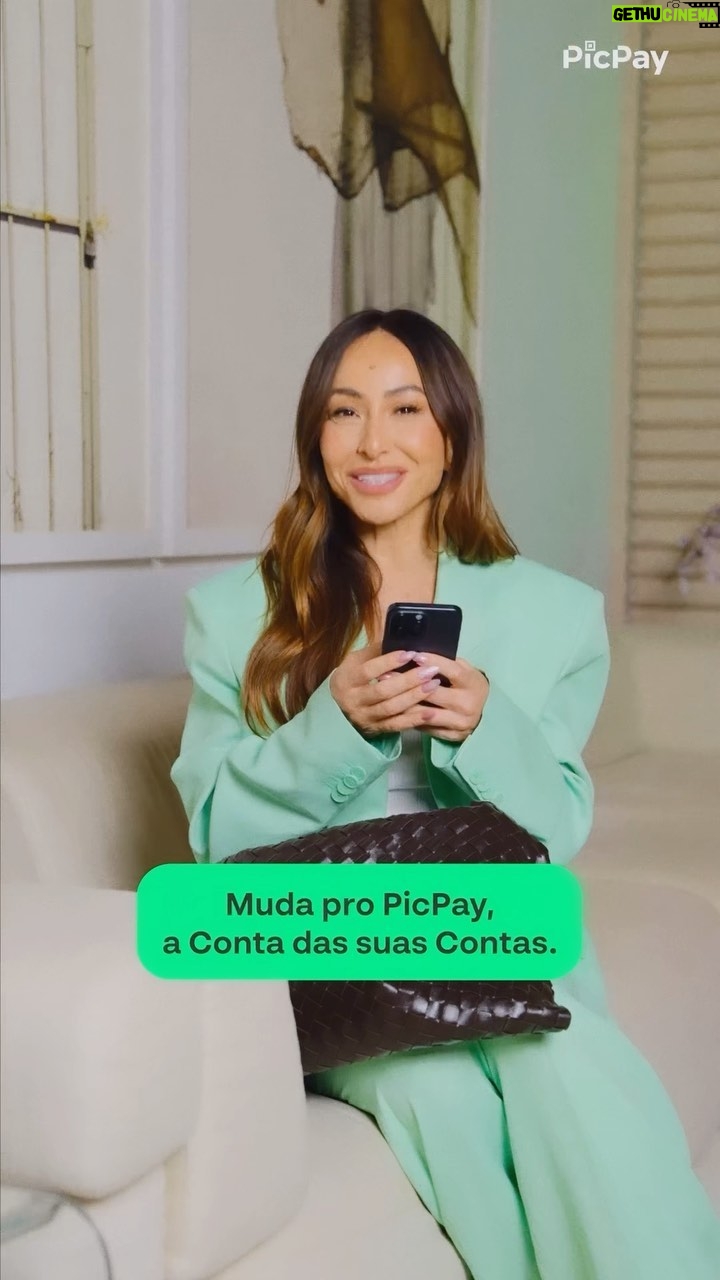 Sabrina Sato Instagram - Tudo o que você precisa em um só lugar: no @picpay, você gerencia todos os outros bancos no mesmo app. Muda pra Conta das Contas, gente. #MudaProPicPay