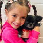 Sabrina Sato Instagram - Zoe significa “cheia de vida” e é exatamente assim que me sinto desde que vc chegou. Meu coração fica cheio de amor e gratidao vendo vc crescer, se desenvolvendo e descobrindo a vida. Vc ama os animais, a natureza e seus primos e amigos. Já escolhe as próprias roupas, tem opinião pra (quase) tudo, escolheu até o tema da sua festa e como vai ser o bolo. Chega do colégio contando tudo que aconteceu, pedindo pra por suas musicas preferidas e viajar pra Bahia. kkkkk E eu só agradeço a Deus por estar pertinho de vc, acompanhando tudo isso. Obrigada, minha filha por ser tão especial, por ser minha melhor companhia. Que você seja muito feliz sempre! Meu amor por vc é eterno. Obrigada Deus por esse presente chamado Zoe ♥️