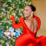 Sabrina Sato Instagram - Que o brilho, a magia e a alegria do Natal continue nos trazendo momentos de amor e felicidade. 💫🥰 🎄 @sabrinaguimaraeschristmas