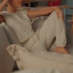 Sabrina Sato Instagram - A nova Smart TV AIWA com comando de voz e Google Assistente, traz um mundo de diversão com design inovador e experiência de cinema. Eu já me rendi à tecnologia dessa super TV. Agora só falta você! Corre no link aiwa.com.br e garanta a sua! #aiwabrasil #smarttv #dolbyvision #googleassistente #googletv #publi