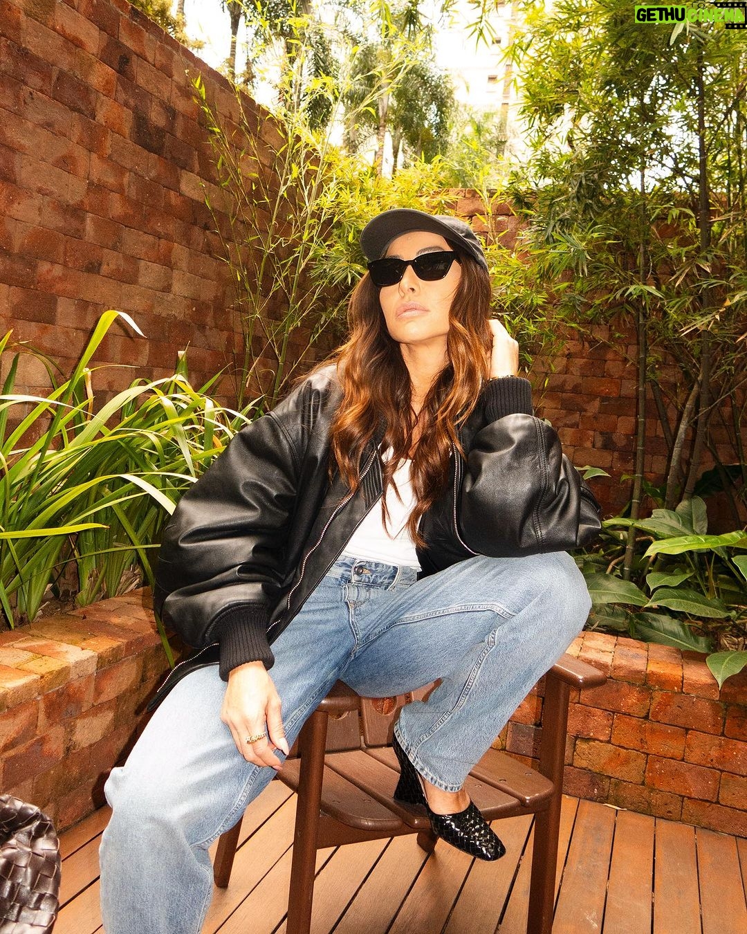 Sabrina Sato Instagram - Sábado combina com @sabrinasatoeyewear 🌞