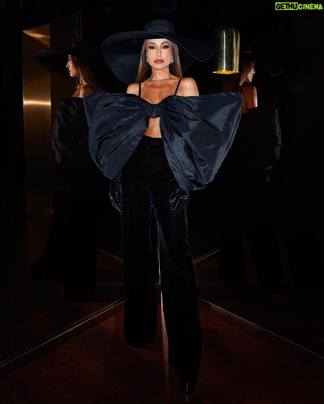 Sabrina Sato Instagram - Uma noite para celebrar! 🖤 Prêmio @gqbrasil #MOTY2023 #MOTYBR2023