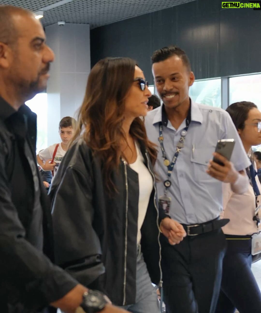 Sabrina Sato Instagram - Um bate e volta pra BH com minha turma, pra conhecer a nova loja da @altogiro 馃А Sustent谩vel, tecnol贸gica, linda! Arraste pro lado pra conferir mais deste dia!