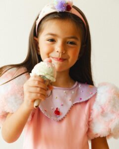 Sabrina Sato Instagram - Viva o amor da minha vida! Filha, mamãe te amo muito!!! 💕🍦 #Zoe5Anos