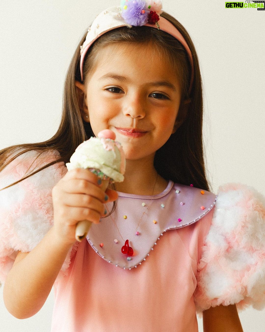 Sabrina Sato - 252.8K Likes - Viva o amor da minha vida!
Filha, mamãe te amo muito!!! 💕🍦
#Zoe5Anos